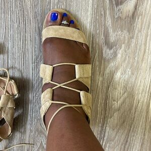 Steve Madden August Sand Suede Leather Lace Up Strapy Sandals Sz 10